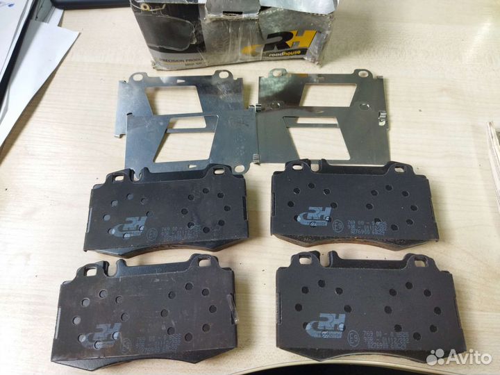 Колодки тормозные передние MB W163 W203/ 220/ 209