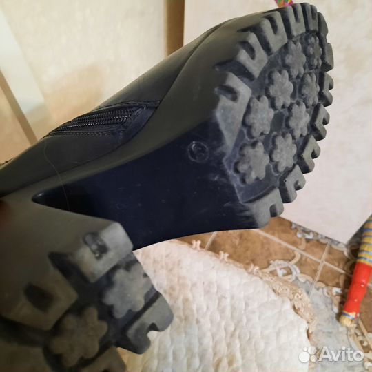 Продаю ботильоный