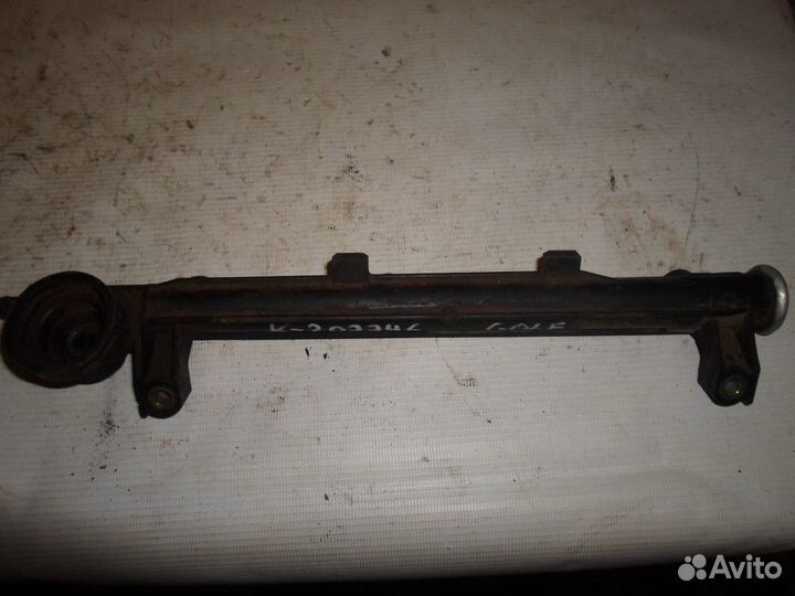 Рейка топливная (рампа) (Volkswagen Golf)