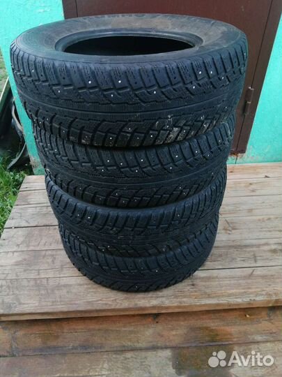 Kumho I'Zen RV Stud KC16 225/70 R16