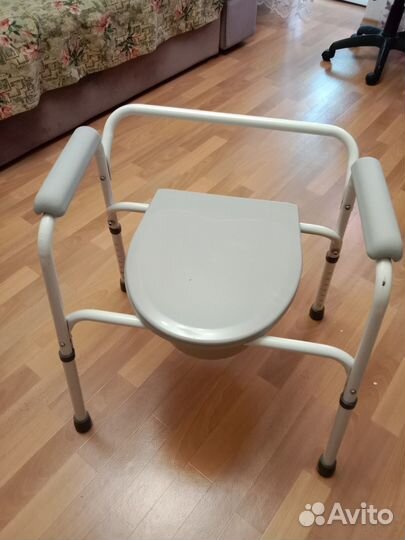 Кресло-стул с санитарным оснащением Ortonica TU1