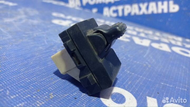 Кнопка стеклоподъемника Dodge Stratus седан 2001