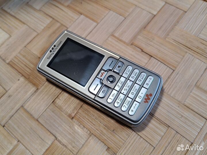 Sony Ericsson W700i