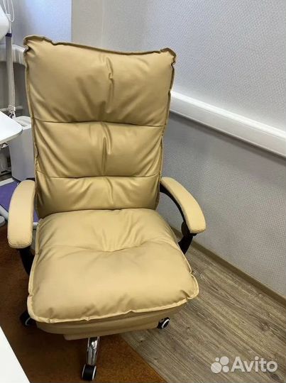 Компьютерное офисное кресло с массажем (новые)