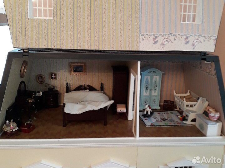 Домик кукольный
