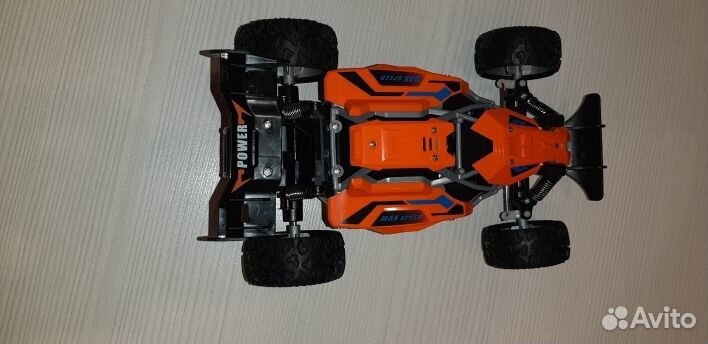 Машинка на радиоуправлении Багги