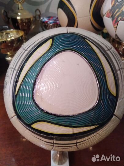 Футбольный мяч adidas