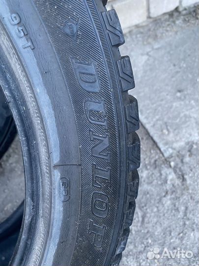 Dunlop SP Winter Ice 01 215/50 R17 T