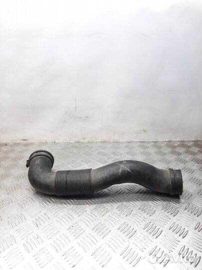 Патрубок воздушного фильтра Opel Zafira 1.7 2010