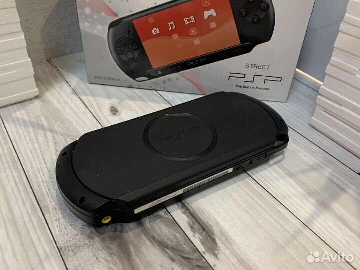 Sony PSP E1008 / Полный комплект / 10000 игр