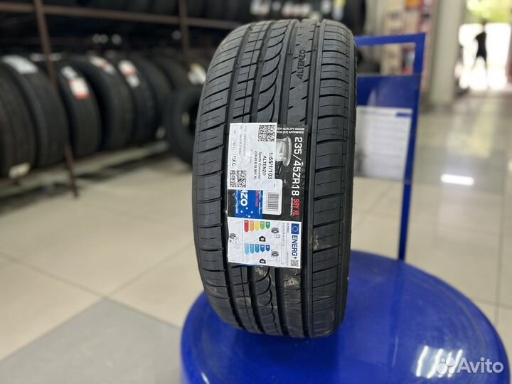 Altenzo Sports Comforter 235/45 R18 98Y