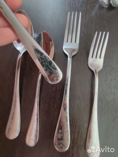 Набор столовых приборов на 4 персоны