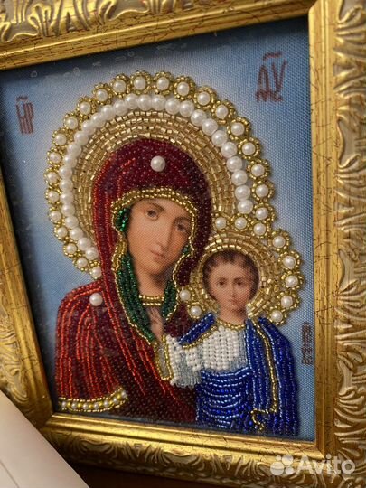 Икона Богоматери с младенцем бисер