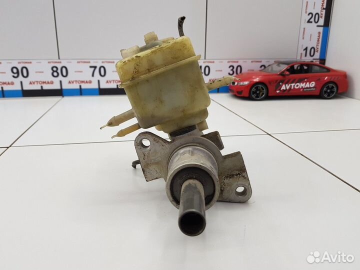 Главный тормозной цилиндр с бачком (BMW 5)