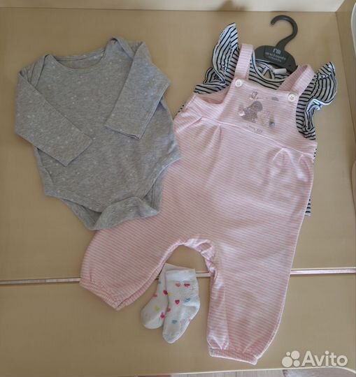 Фирменная одежда для девочки 68