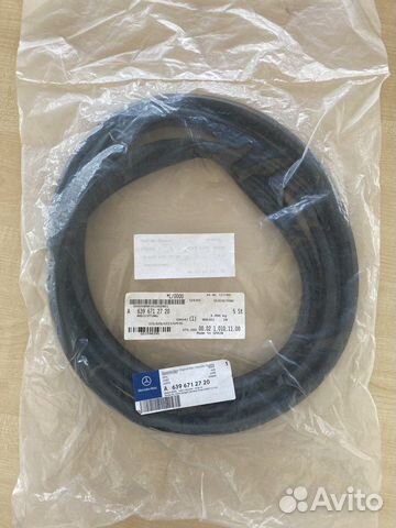 Уплотнитель бокового стекла Mercedes Vito,Viano639