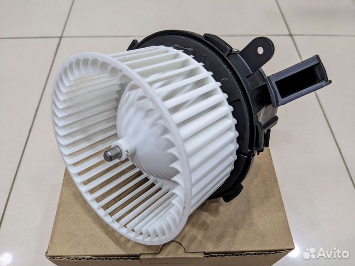 Мотор отопителя audi A4/A5/Q5/porshe macan