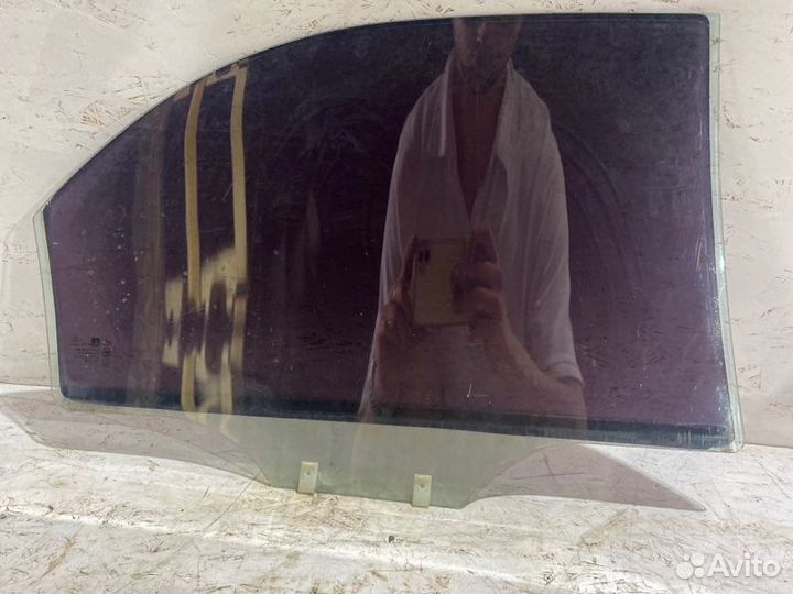 Стекло двери заднее правое Kia Shuma лифтбек S6D