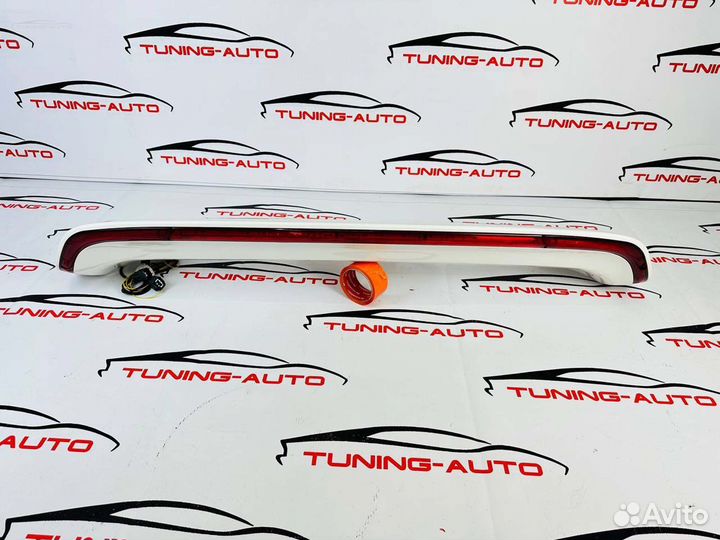 Спойлер на верх Toyota Land Cruiser 200 LED G7714