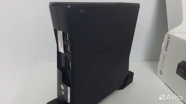 Xbox 360 в отличном состоянии с дисками