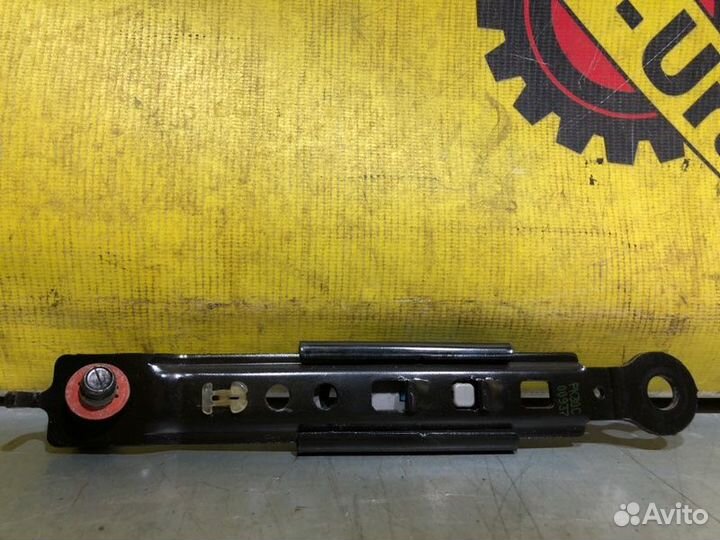 Механизм регулировки ремня безопасности передний