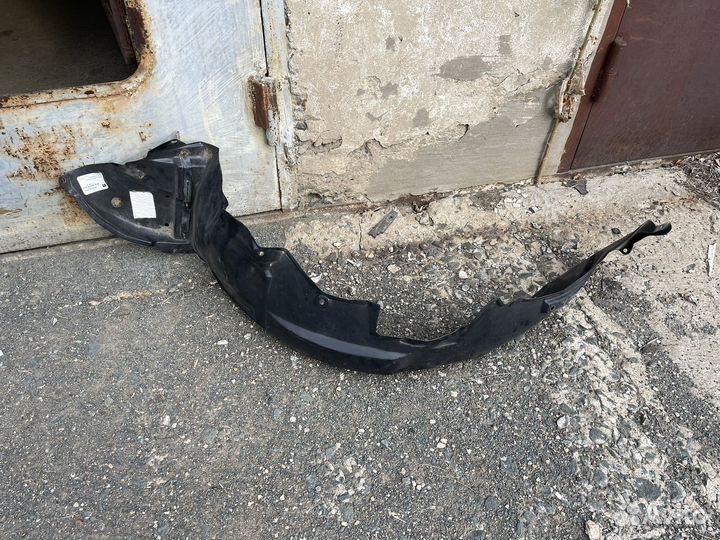 Подкрылок локер toyota verso corolla