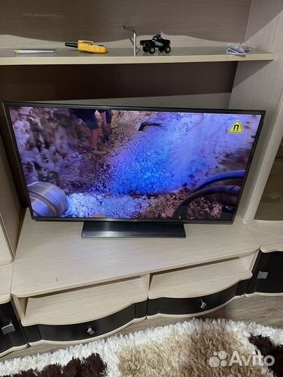 Телевизор LG 42 дюйма со smart tv и 3d