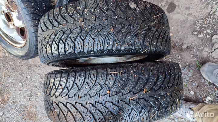 Nokian Tyres Hakkapeliitta 4 215/60 R16