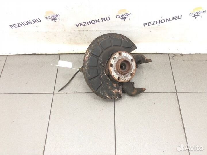 Кулак поворотный передний правый Skoda Octavia