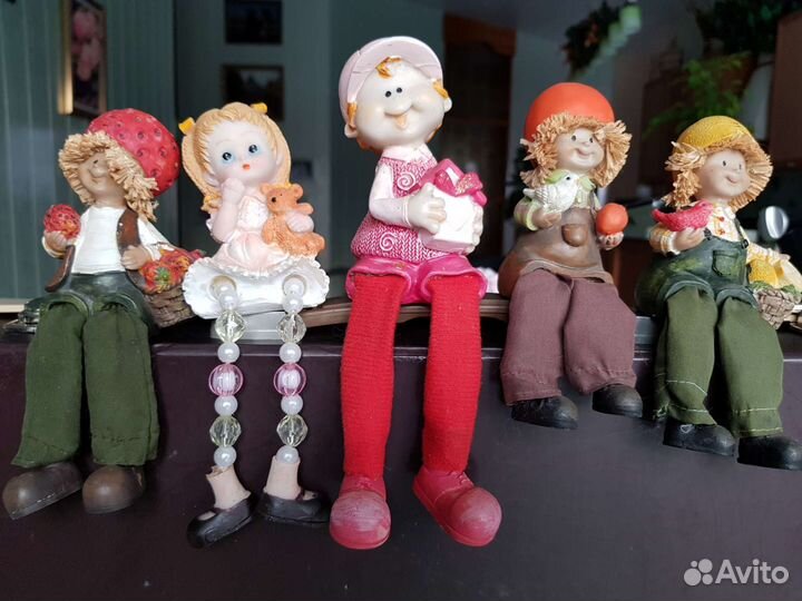 Пластиковые фигурки и керамика