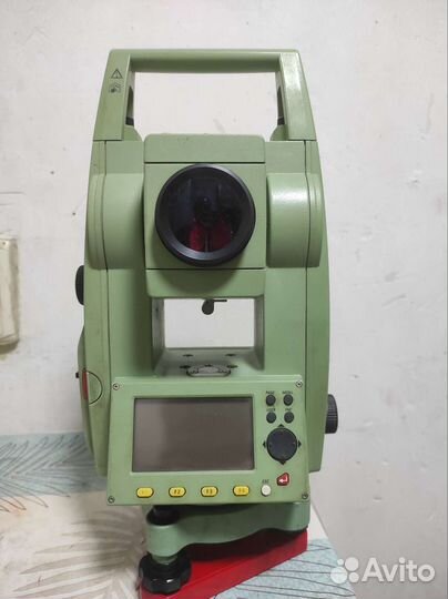 Тахеометр leicaTCR 405