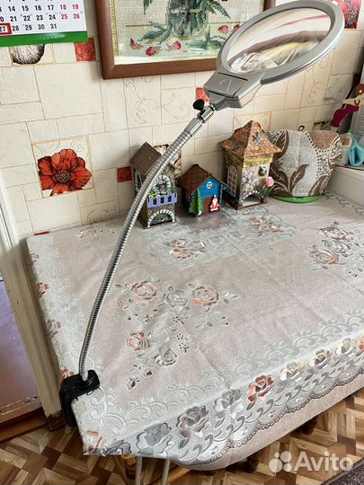 Лупа настольная с подсветкой