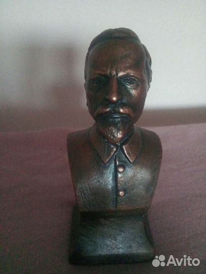 Бюст Ф.Э. Дзержинского