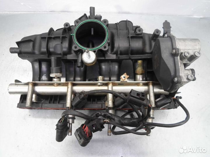 Коллектор впускной Audi A4 B7 06D133185M