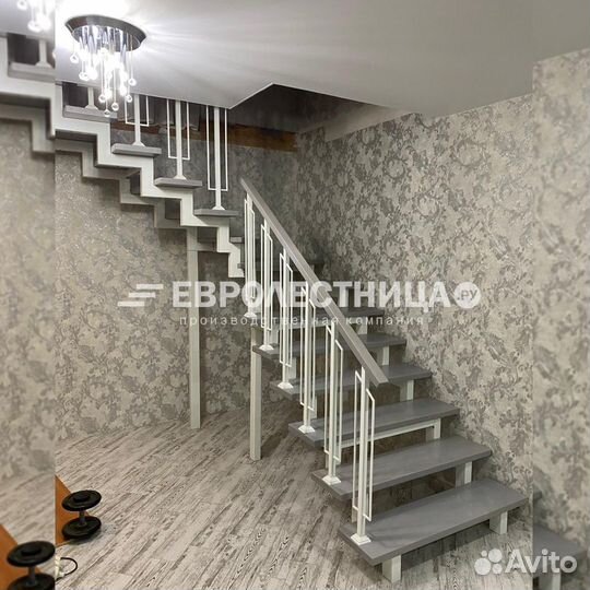 Лестница на металлокаркасе