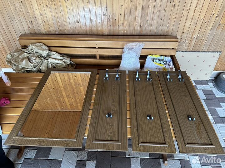 Вешалка в прихожую с зеркалом