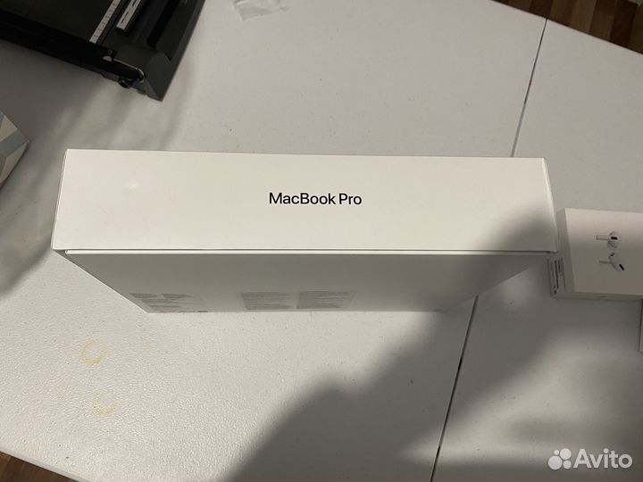 Коробка от macbook pro 13