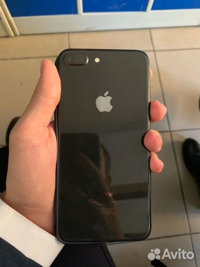 iPhone 8 Plus, 64 ГБ