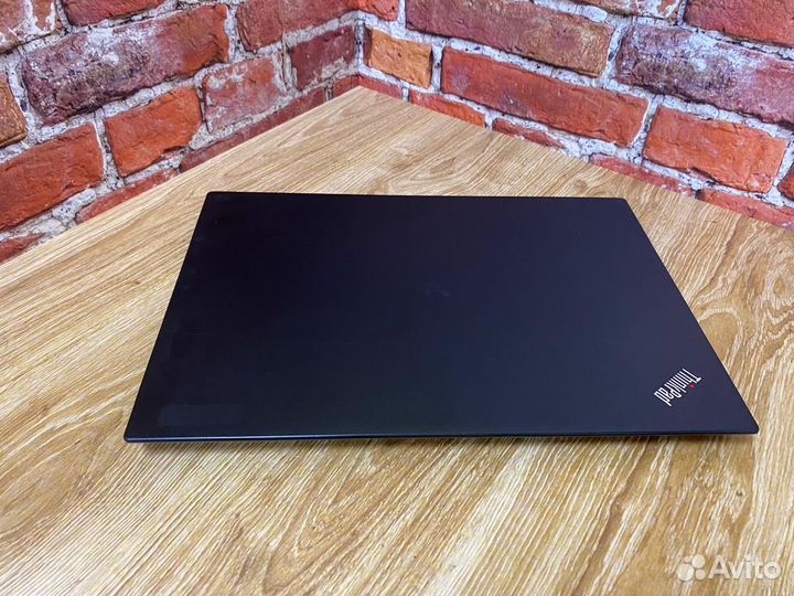 Lenovo Core i7-6600U/SSD/8GB/14 Full HD