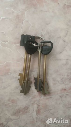 Дверной замок врезной border