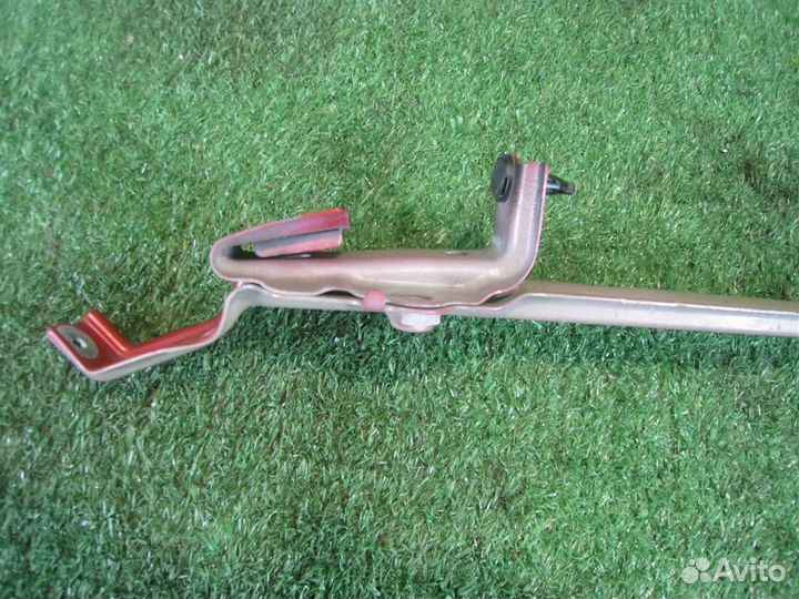 Кронштейн замка капота Toyota Auris E18 2015