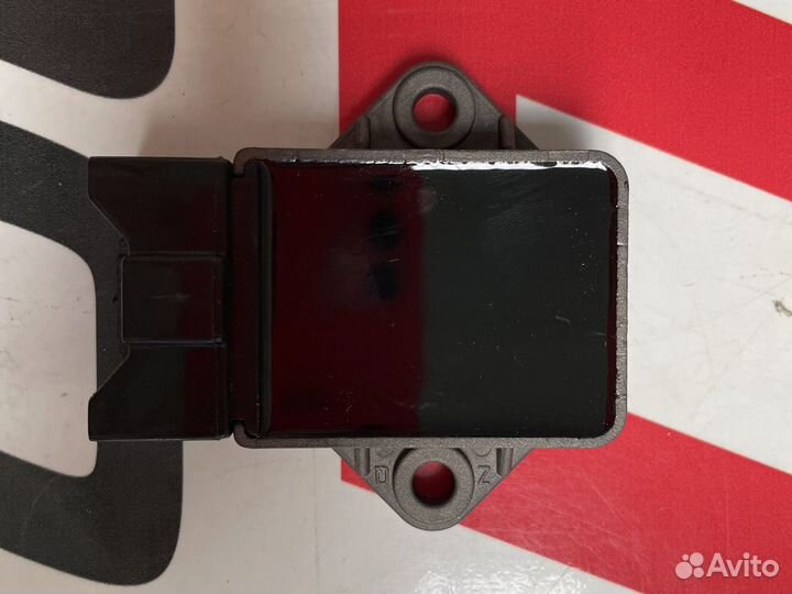 Реле-регулятор напряжения honda (YHC-094)