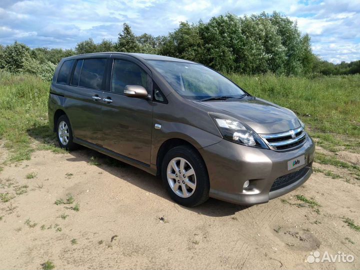 Toyota Isis, 2010