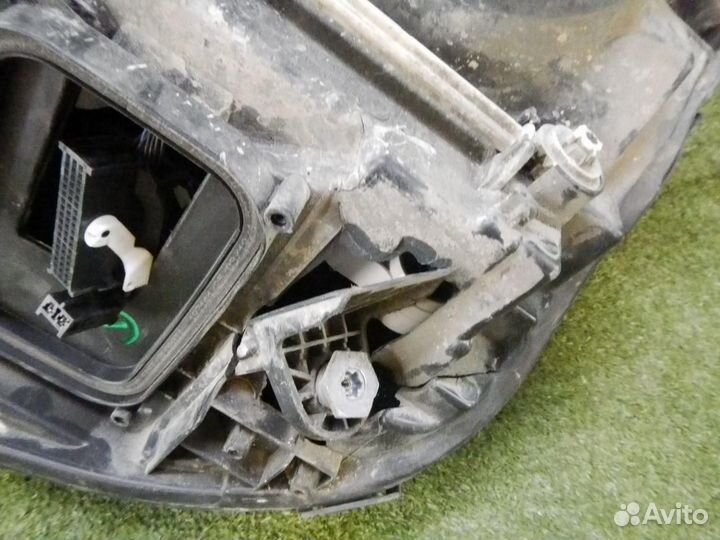 Фара правая Mercedes-Benz E-Class
