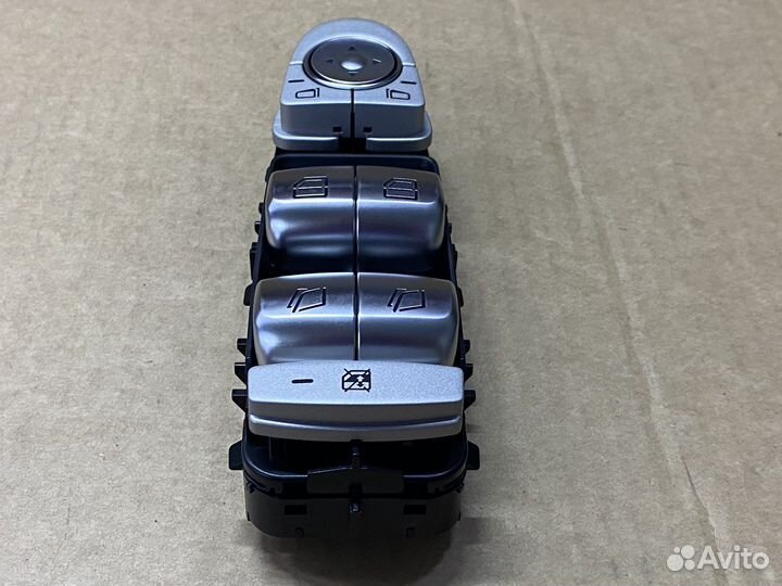 Блок переключения двери Mercedes W447