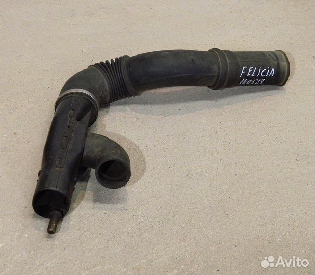 Патрубок воздушного фильтра Skoda Felicia