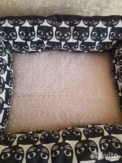 Лежанка для кошек и собак