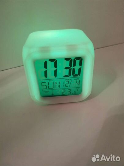 Часы электронные настольные