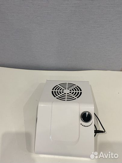Вытяжка для маникюра настольная