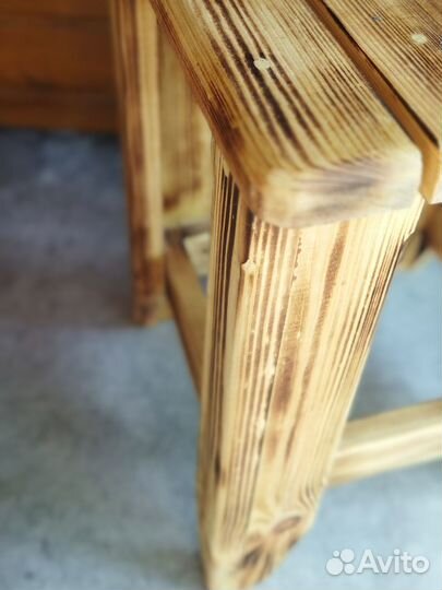 Табурет деревянный